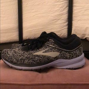 Brooks Women’s Launch 5